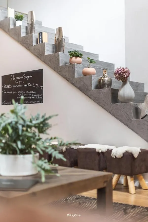 Maison Seignou Azet Bed & Breakfast